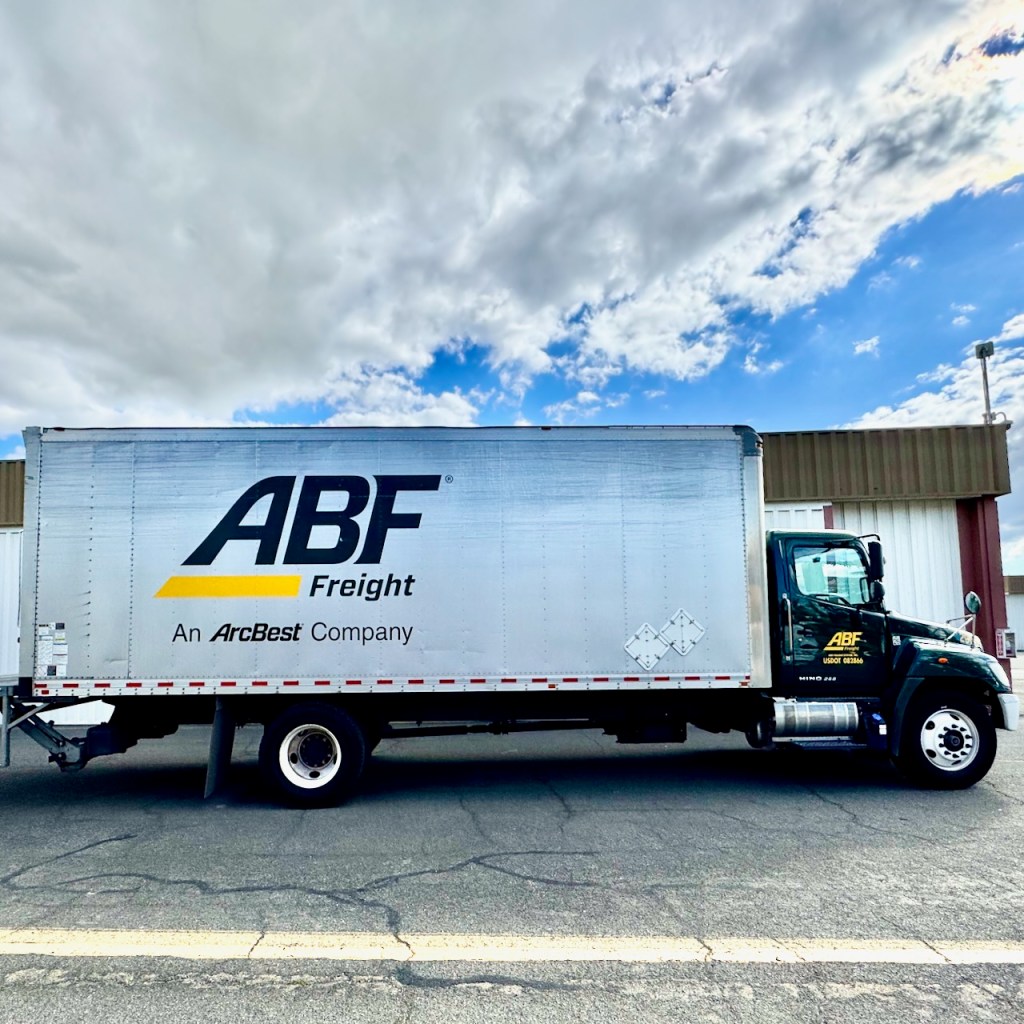 Empennage Kit Arrives